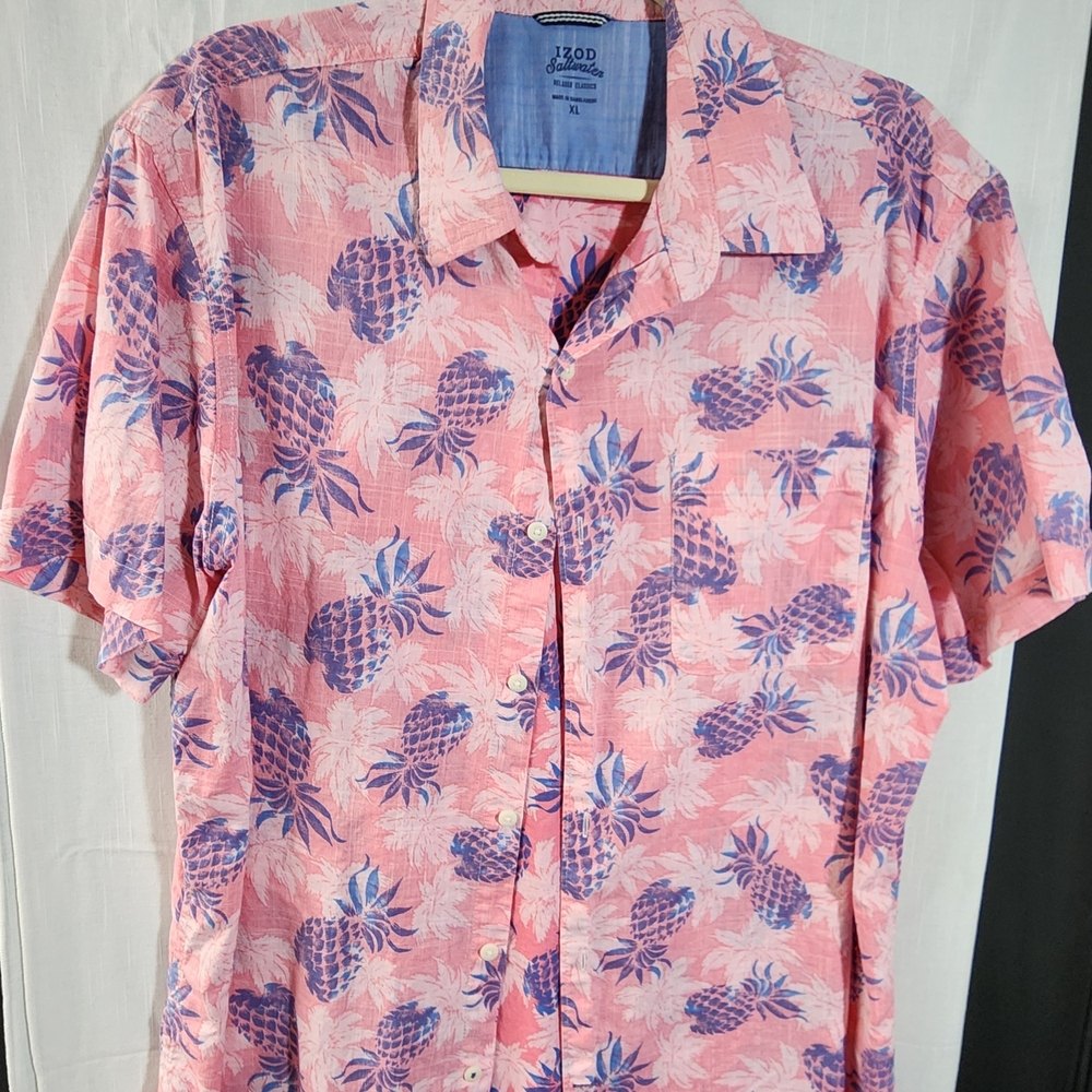 Izod Men's Pink and Purple Pineapple Print Shirt
